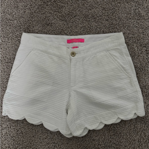 Lilly Pulitzer Pants - Lilly Pulitzer Shorts Buttercup Size 00 Scalloped Resort White